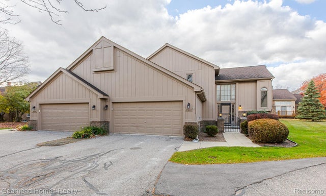 37660 N Laurel Park Drive 66, Livonia city
