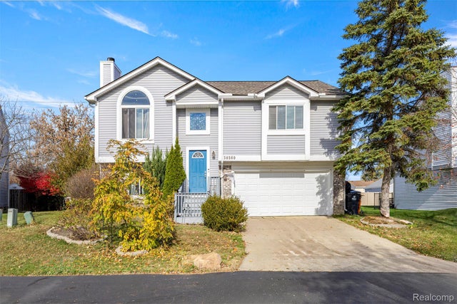 38560 Nellie Lane, Westland city