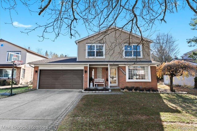 10496 Chestnut Court, Plymouth city