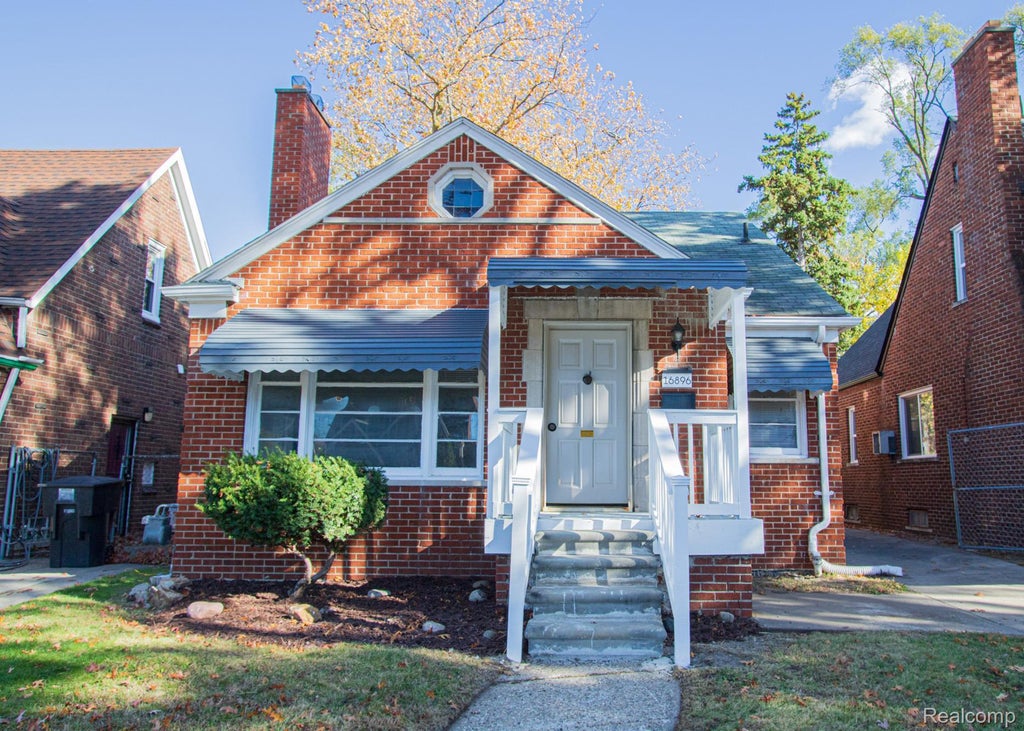 16896 Manor Street, Detroit city