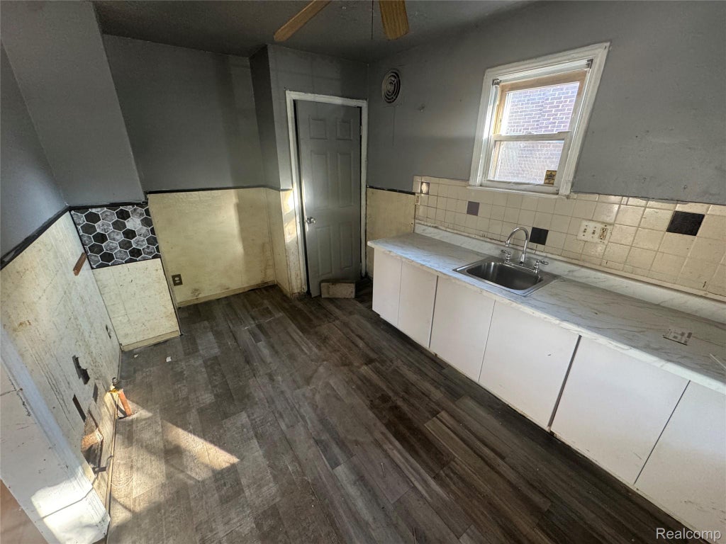 7666 Penrod Street, Detroit city