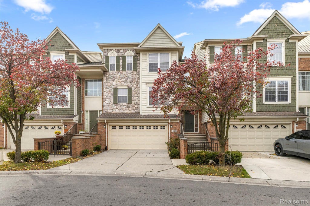 25 Bradford Court, Dearborn city