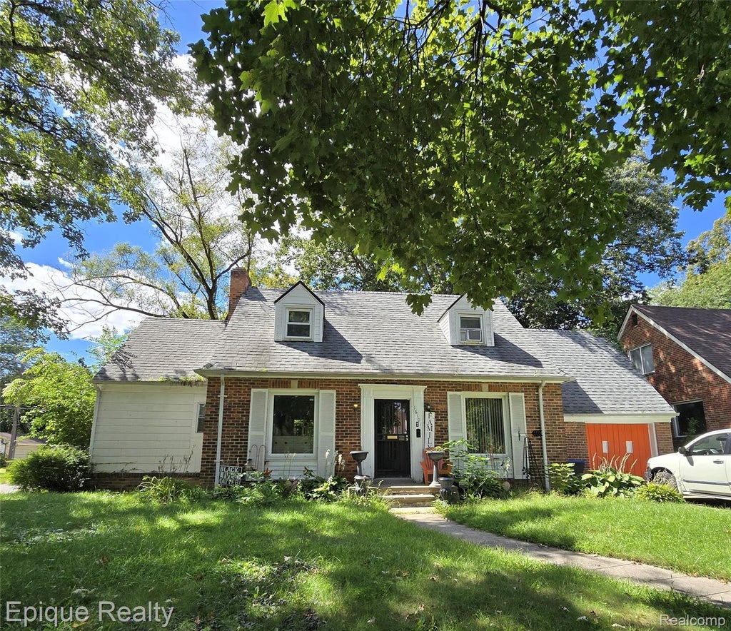 16101 Chapel Street, Detroit city