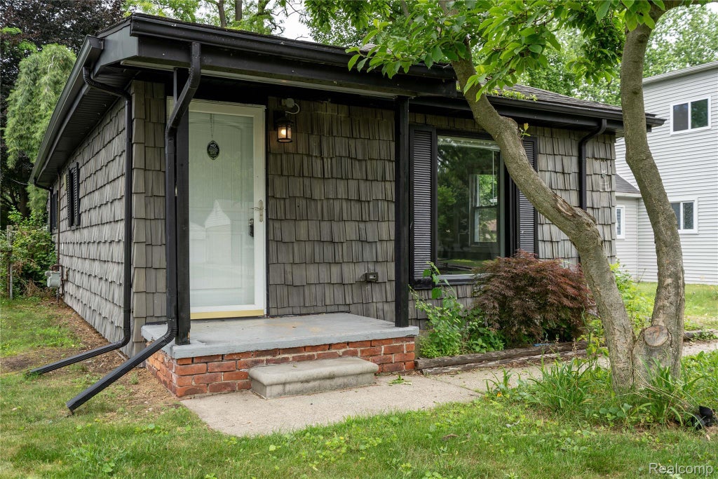 22051 Seminole Street, Southfield city