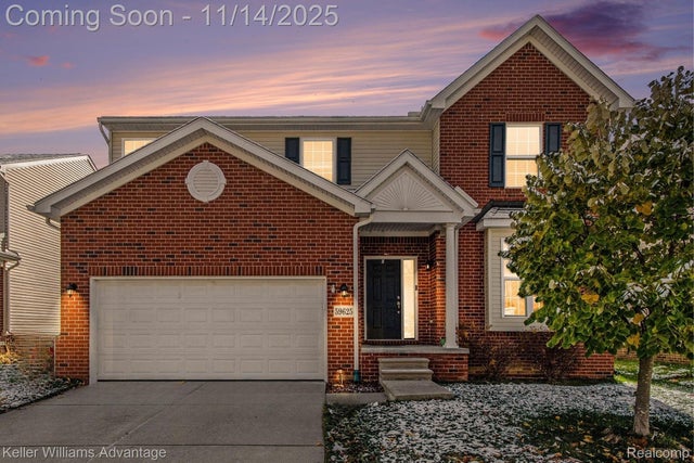 59625 Twin Pines Drive, Lyon charter township