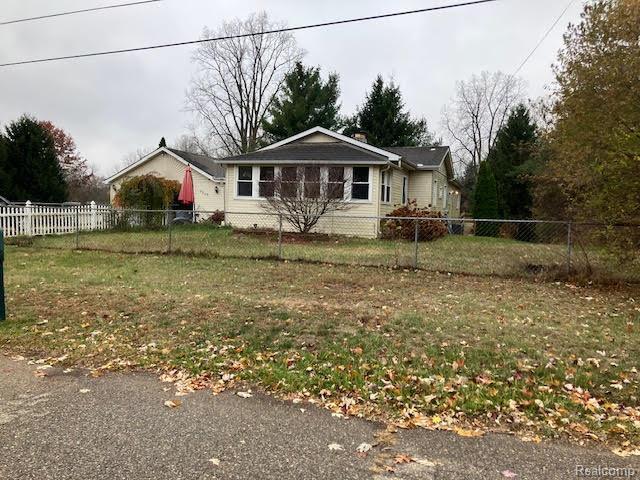 5215 Eastview Road, Independence charter township