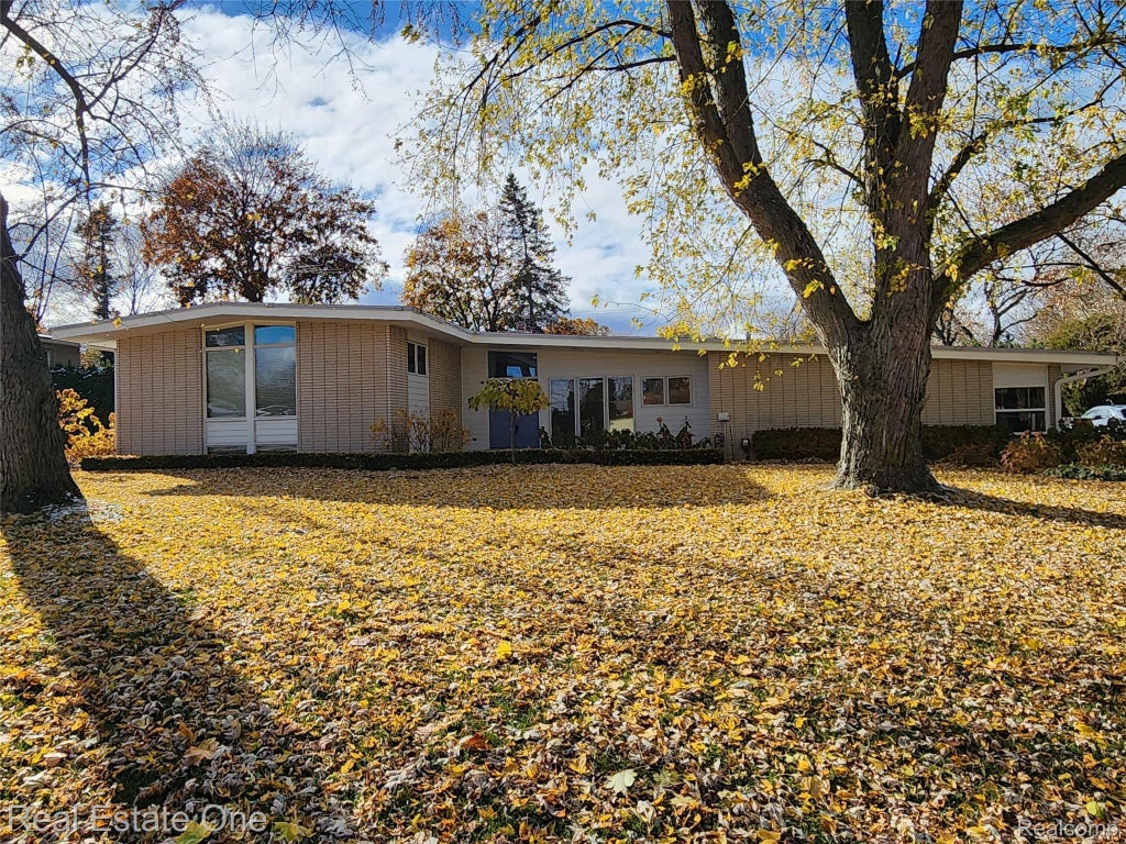 6660 Woodbank Drive, Bloomfield Hills city