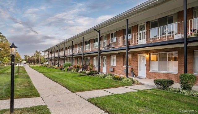 2125 Clawson Avenue 107, Royal Oak city