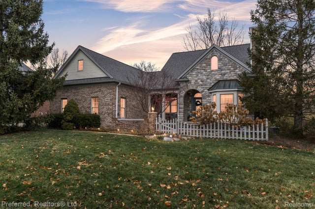 7424 Stonebrook Drive, Canton charter township