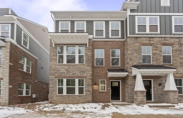 42846 Atwood Avenue, Novi city