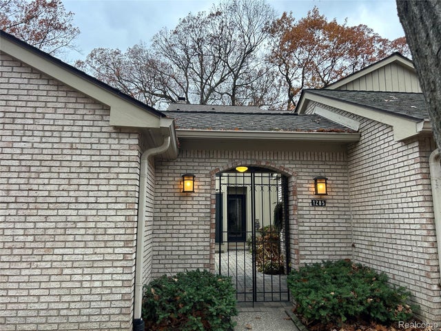 1285 Greenglen Court, Bloomfield charter township