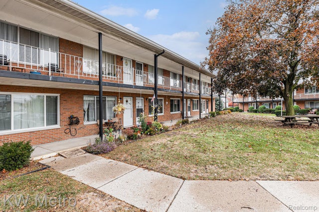 2121 Clawson Avenue 207, Royal Oak city