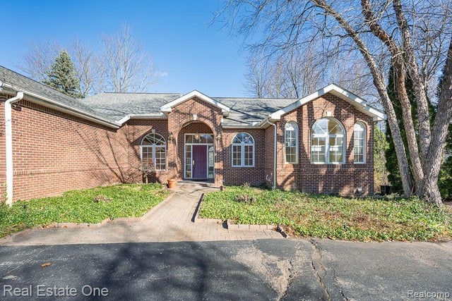 5181 Stonehenge Drive, Oakland charter township