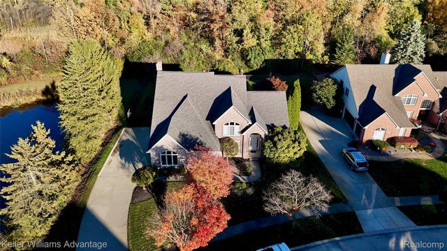 25792 Cheyenne Drive, Novi city