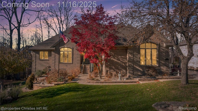 27085 Winchester Court, Farmington city