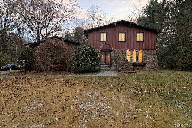 6570 Perryville Road, Groveland township