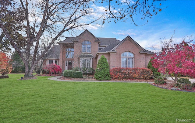 22437 Moorgate Street, Novi city