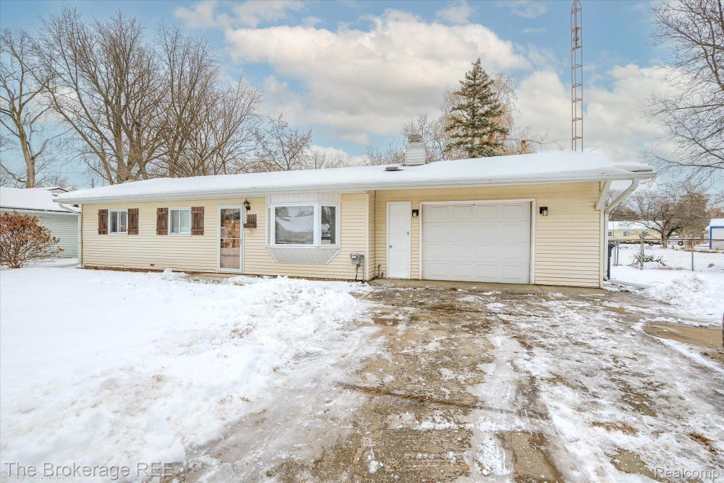 6155 Westdale Drive, Grand Blanc city