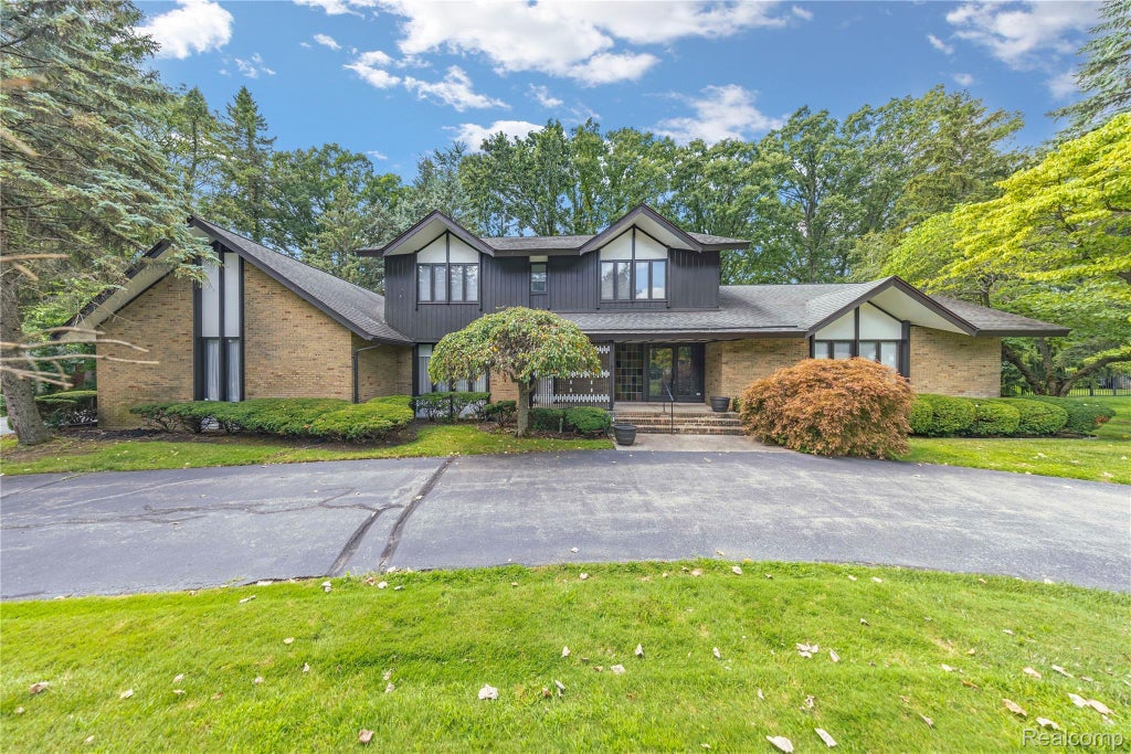 1287 Charrington Road, Bloomfield Hills city