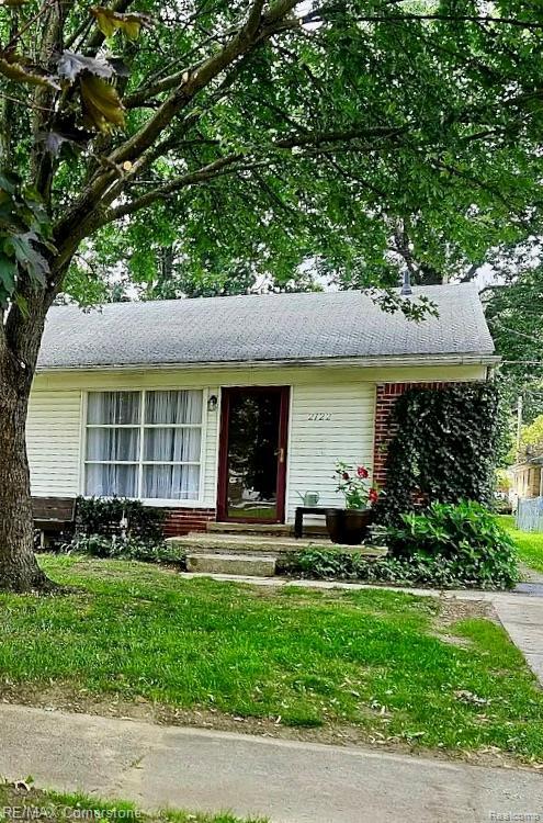 2122 Ackley Avenue, Westland city