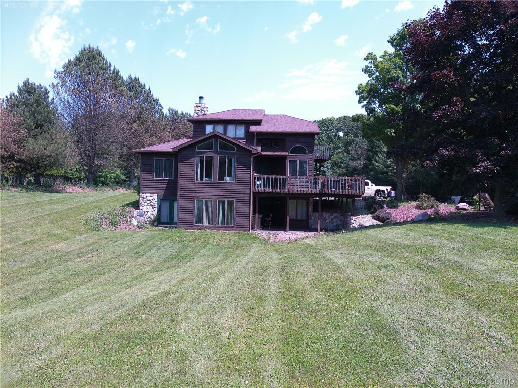 6140 Mcguire Road, Fenton city