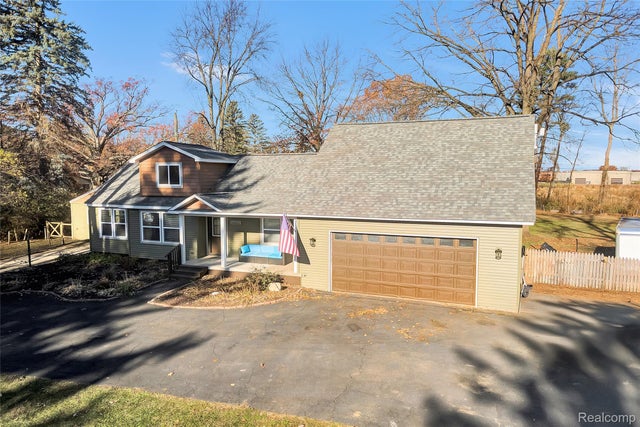 34682 Beacon Street, Livonia city