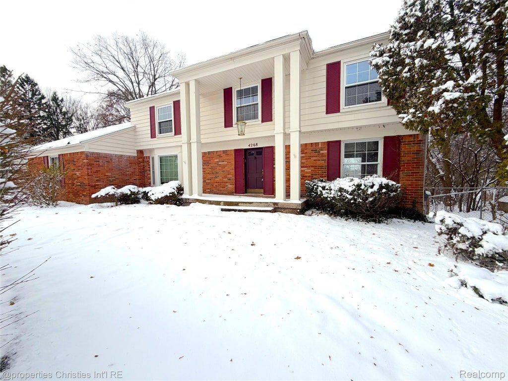 4268 Covered Bridge Road, Bloomfield charter township