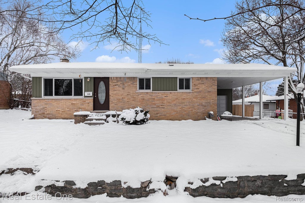 1148 Parallel Street, Fenton city