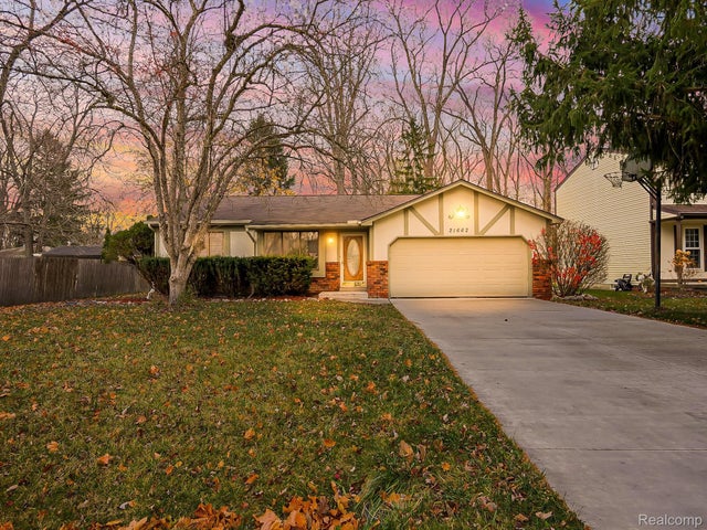 21662 Flanders Street, Farmington city