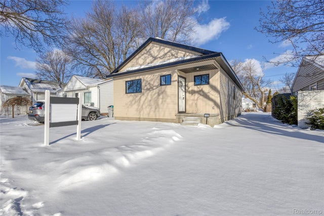 1535 E Meyers Avenue, Hazel Park city