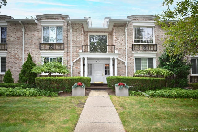 40740 Woodward Avenue 38, Bloomfield Hills city
