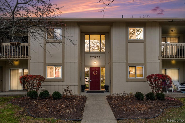 27875 Berrywood Lane 81, Farmington city