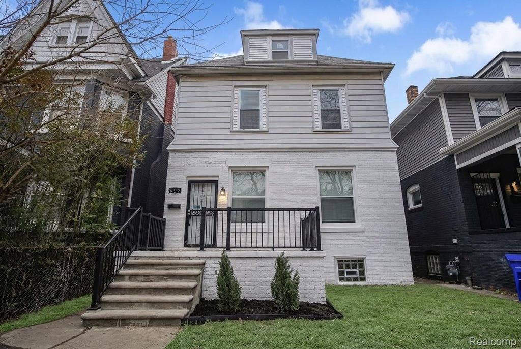 427 Melbourne, Detroit city