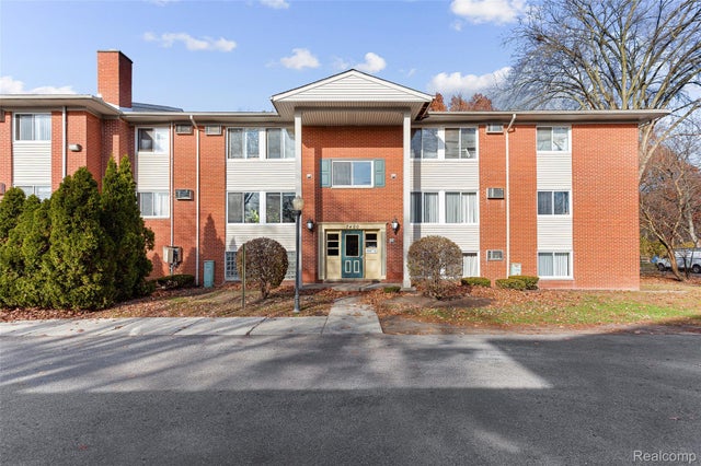 7400 Central Street 11, Westland city