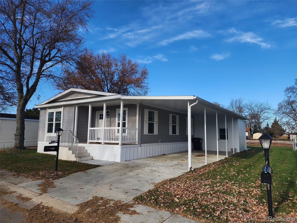 650 W Adrian Street, Blissfield village