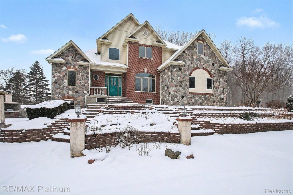 5245 Fleming Road, Howell township