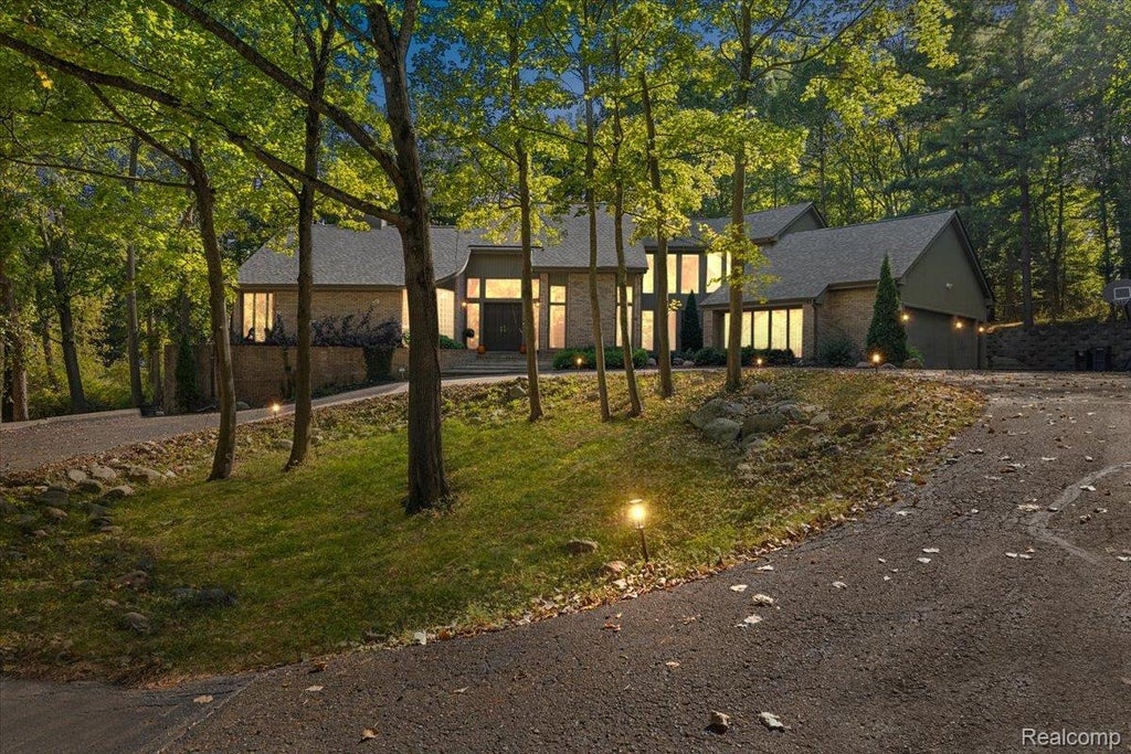 4650 Lahser Road, Bloomfield Hills city