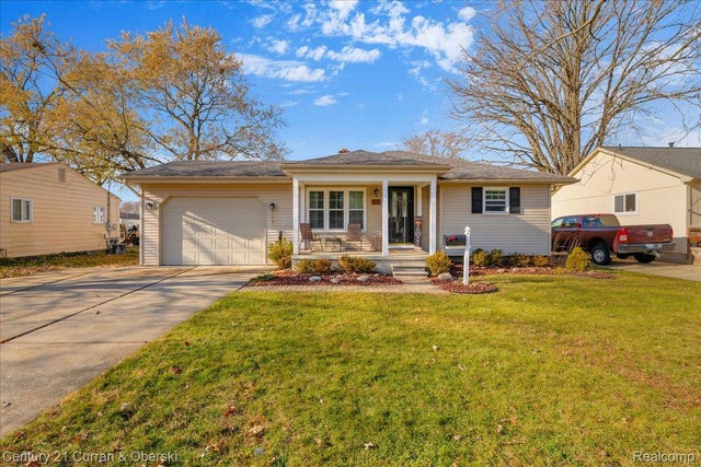 9061 Oporto Street, Livonia city