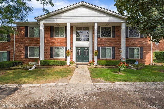 2383 Mulberry Square 72, Bloomfield Hills city