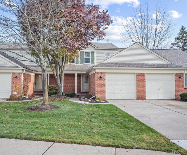1739 Christopher Drive 8, Canton charter township
