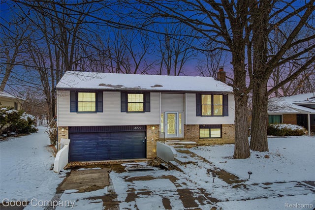 2711 Winter Drive, Troy city