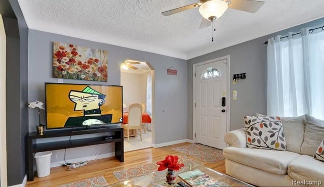 1460 E Chesterfield Street E, Ferndale city