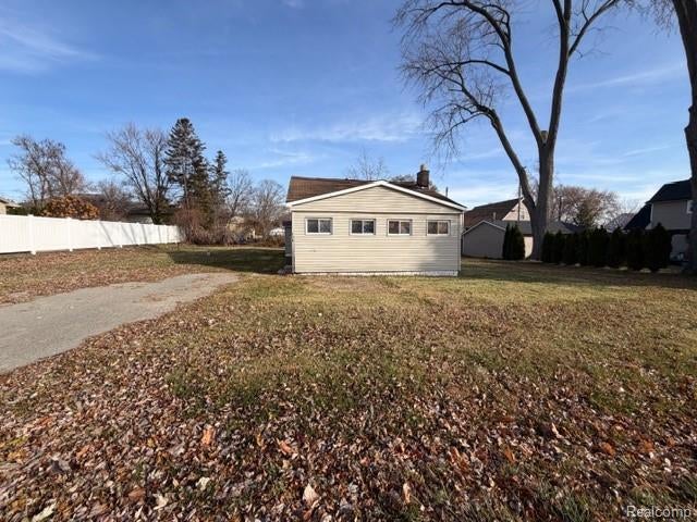 120 Pickford Street, Novi city