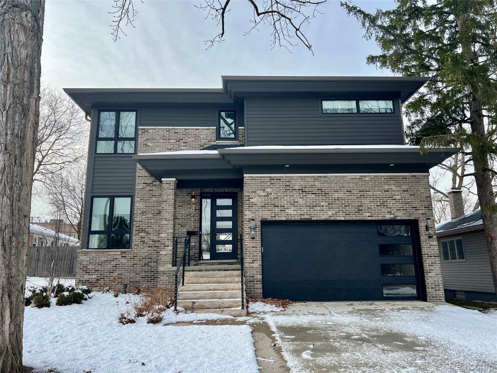 3711 Hampton Boulevard, Royal Oak city