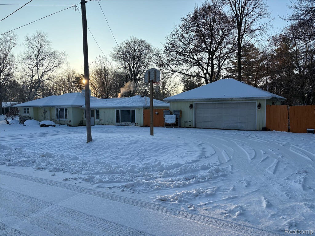 2374 Bradford Drive, Grand Blanc city