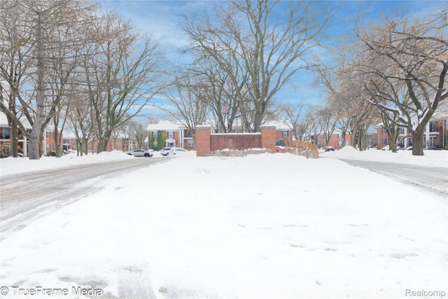 27654 E Echo Valley 234, Farmington Hills city