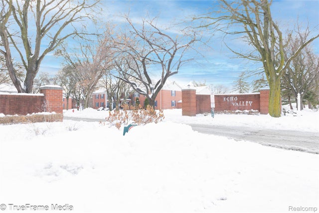 27654 E Echo Valley 235, Farmington Hills city