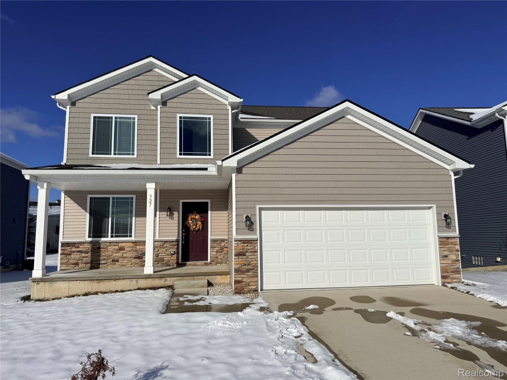 327 Hidden River E, Holly township