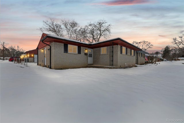 28507 Sunnydale Street, Livonia city