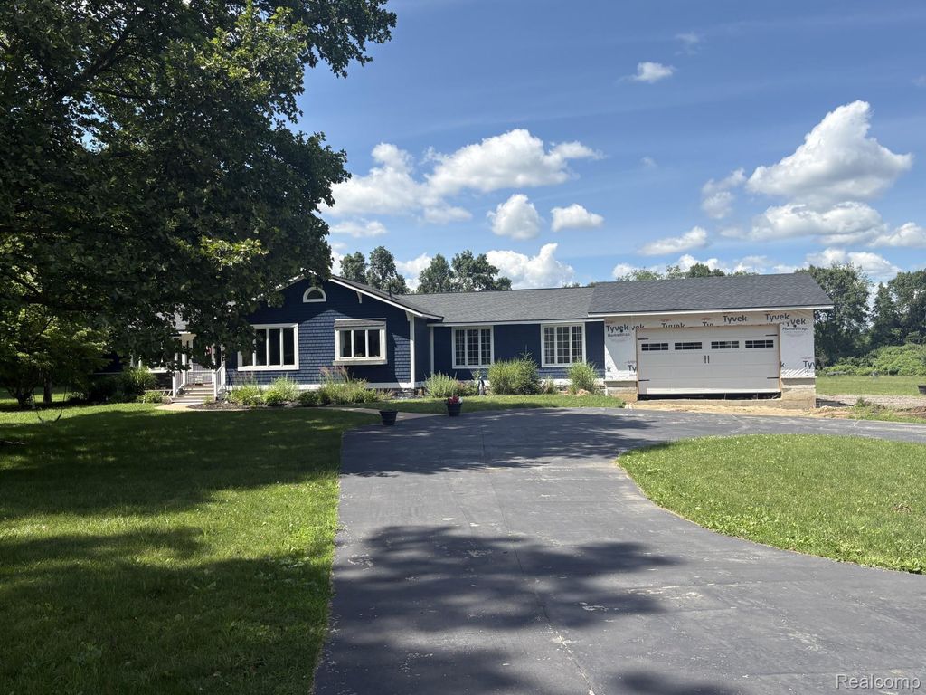 187 Darwin Road, Pinckney